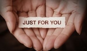 Take It Personally: Making Irresistible Ads with Dynamic Data