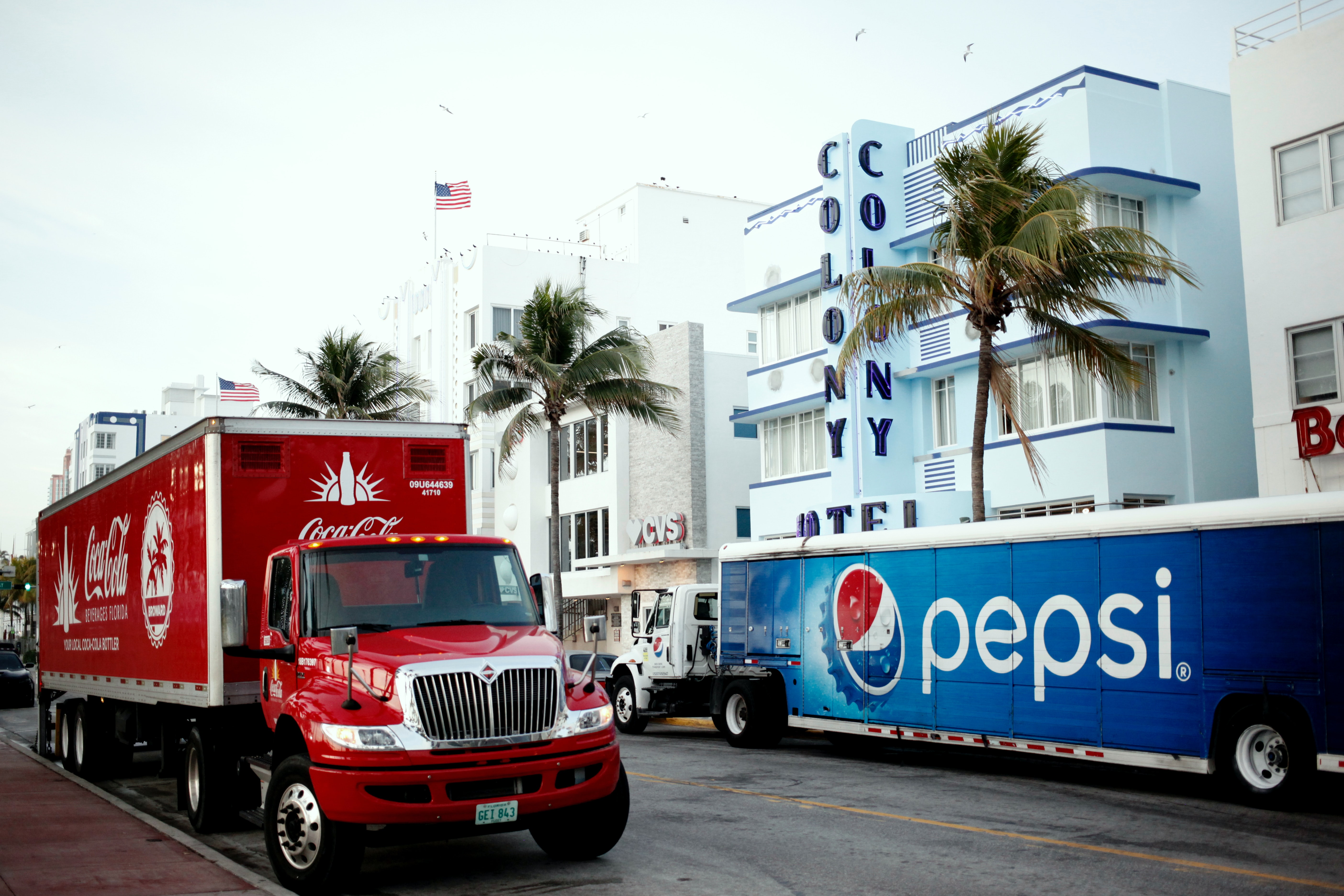 coca-cola-truck-and-pepsi-call